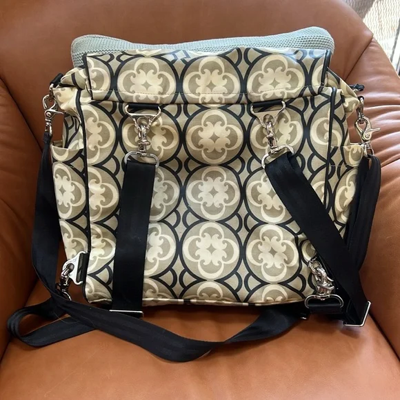 Petunia Pickle Bottom Diaper Backpack Diaper Bag - Picture 8 of 8